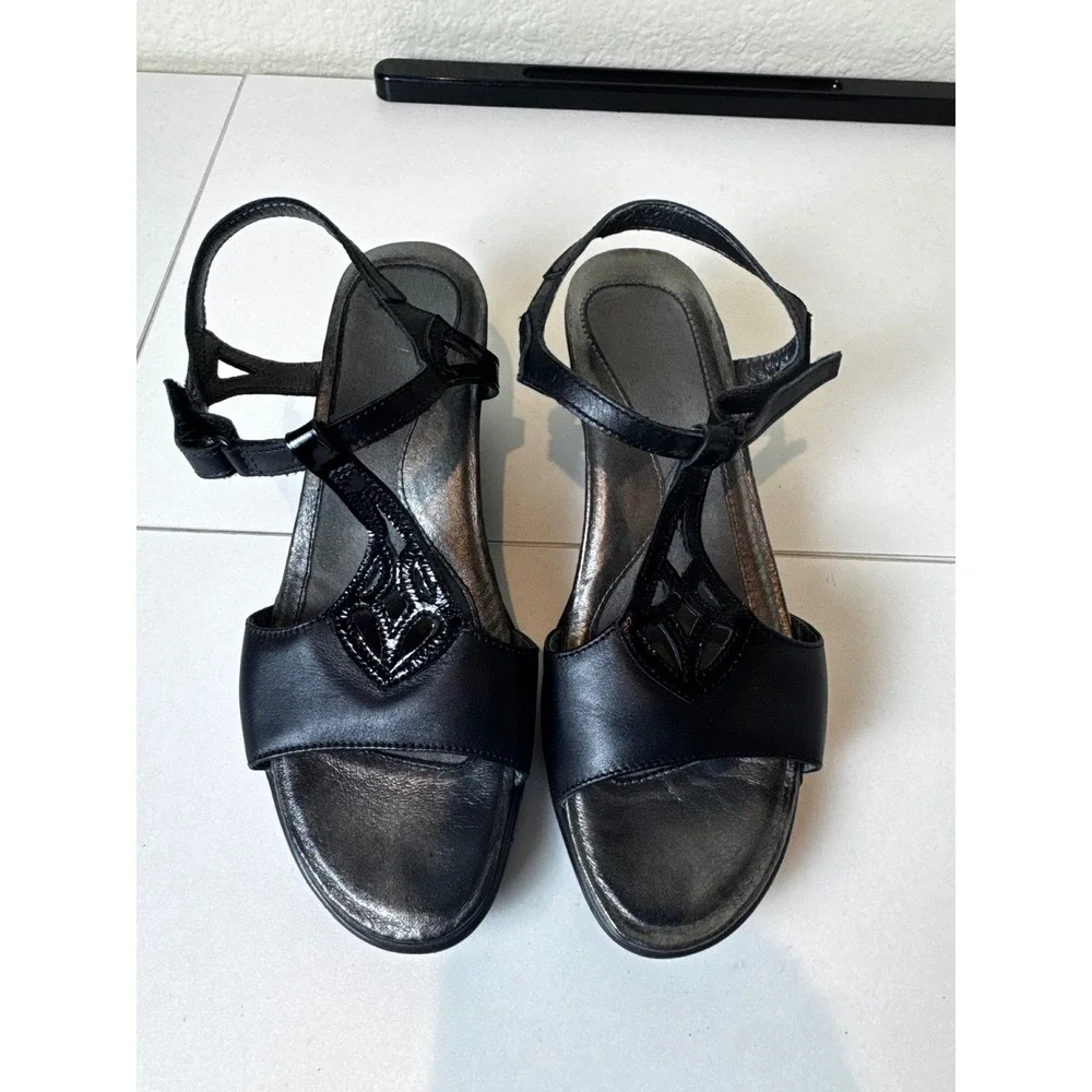 Naot Sandals Size 37 6.5 7 Leather T-Strap Wedge Comfort Gorpcore Minimalist